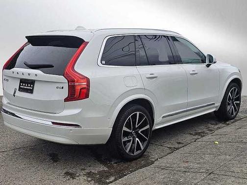 2024 Volvo XC90 B6 Ultimate Bright 7-Seater
