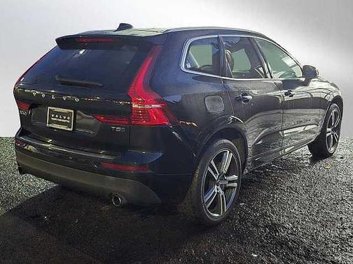 2021 Volvo XC60 T5 Momentum