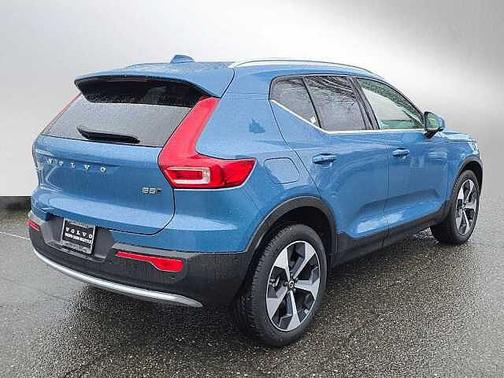 2025 Volvo XC40 Plus