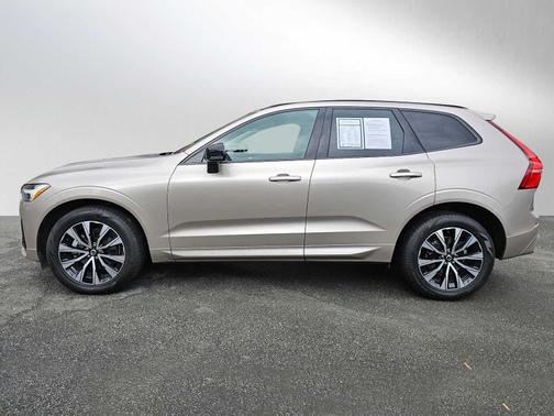 2024 Volvo XC60 B5 Core Dark