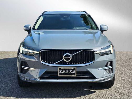 2022 Volvo XC60 B5 AWD Momentum