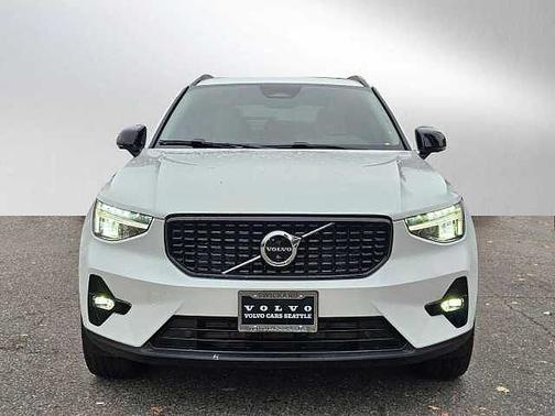 2023 Volvo XC40 Plus