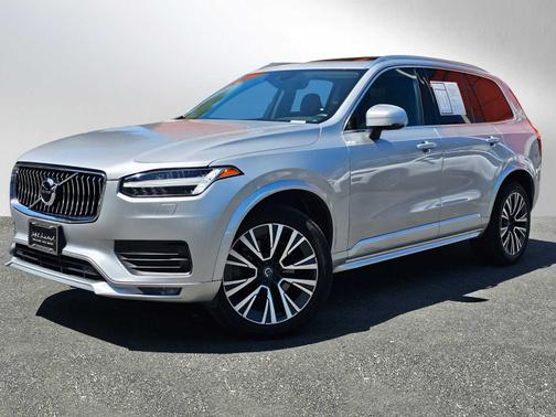 2021 Volvo XC90 T6 Momentum 7 Passenger
