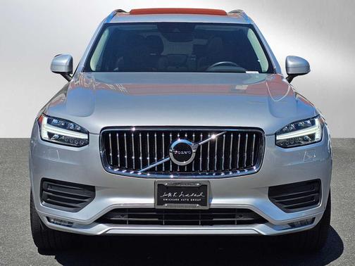 2021 Volvo XC90 T6 Momentum 7 Passenger