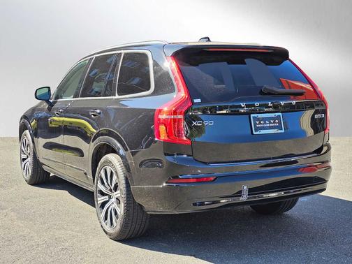 2023 Volvo XC90 B5 AWD Core