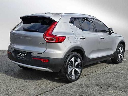 2023 Volvo XC40 Plus