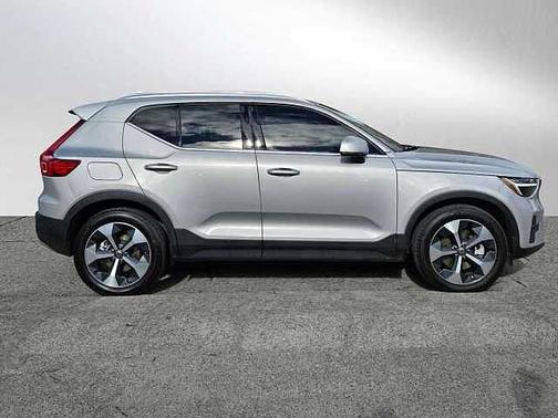 2023 Volvo XC40 Plus
