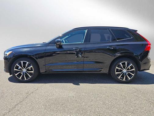 2024 Volvo XC60 B5 Ultimate Dark