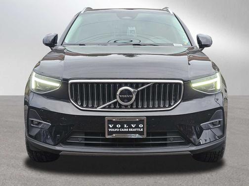 2023 Volvo XC40 B5 AWD Ultimate Bright