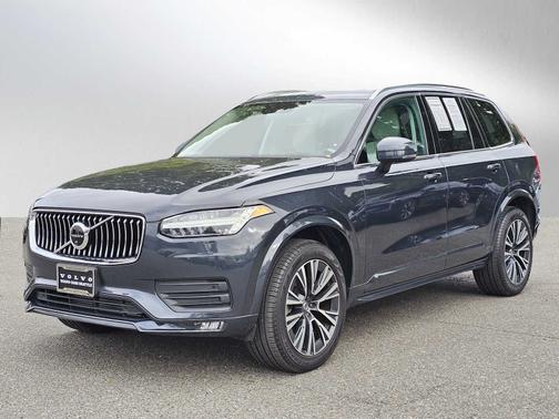 2022 Volvo XC90 T6 AWD Momentum 7 Seater