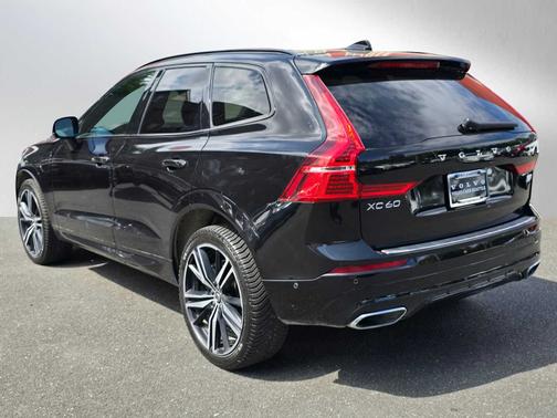 2021 Volvo XC60 Recharge Plug-In Hybrid T8 R-Design
