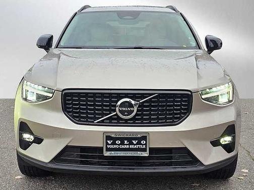 2023 Volvo XC40 Plus