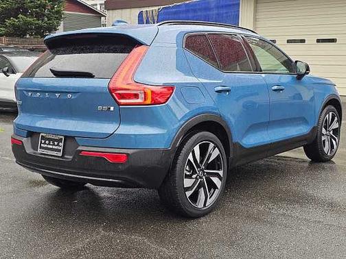 Fjord Blue 2023 Volvo XC40 B5 AWD Ultimate Dark