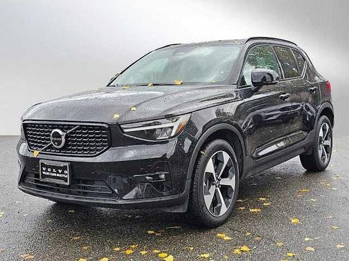 2025 Volvo XC40 Plus