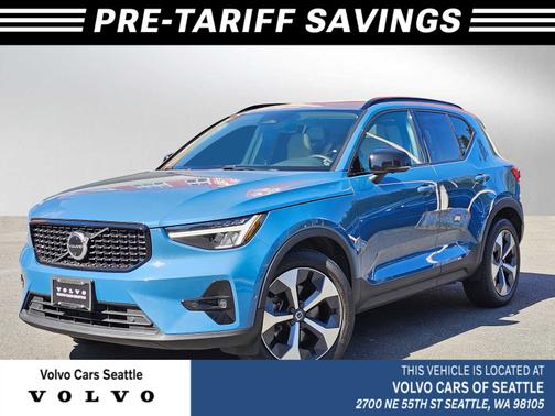 2023 Volvo XC40 B5 AWD Plus Dark