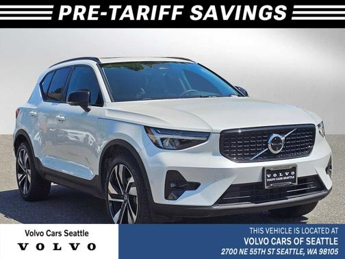 2024 Volvo XC40 B5 Plus Dark