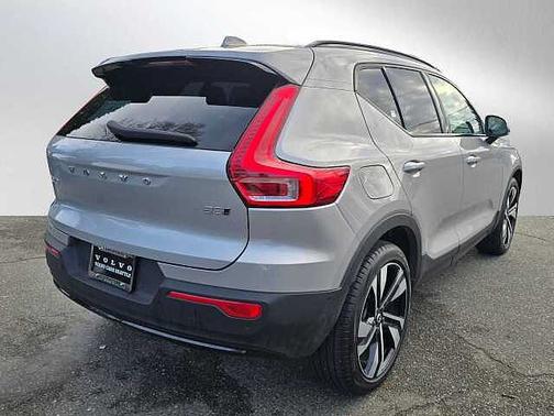2025 Volvo XC40 Plus
