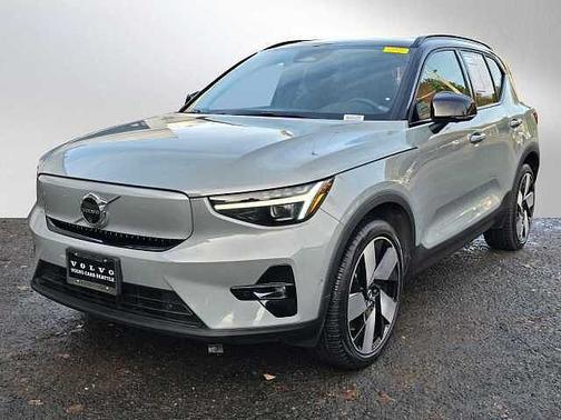 2024 Volvo XC40 Plus