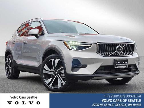 2023 Volvo XC40 B5 AWD Plus Bright