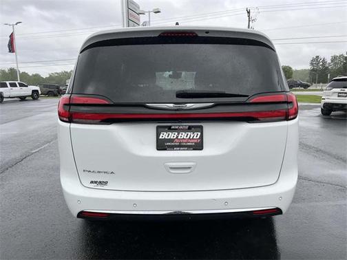 2023 Chrysler Pacifica Touring-L