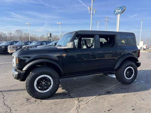 Shadow Black 2026 Ford Bronco Badlands