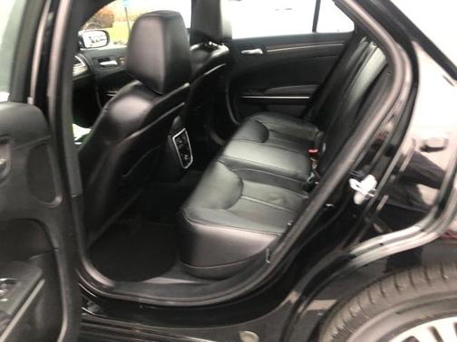 2012 Chrysler 300C Luxury Series