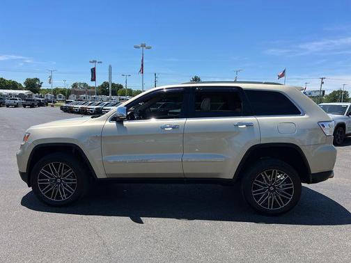 White Gold Clearcoat 2011 Jeep Grand Cherokee Limited