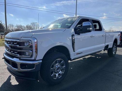 Star White 2025 Ford F-350 Lariat Super Duty
