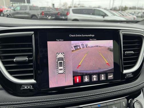 Diamond Black 2026 Chrysler Pacifica Select