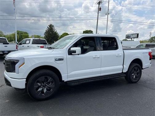 2024 Ford F-150 Lightning LARIAT