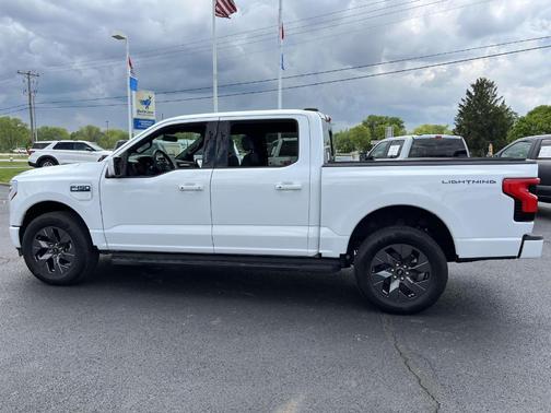 2024 Ford F-150 Lightning LARIAT