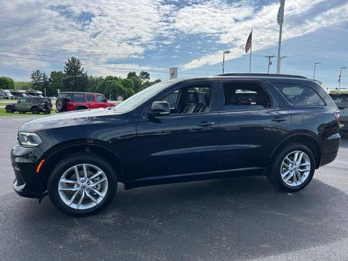 DB Black Crystal Clearcoat 2024 Dodge Durango GT