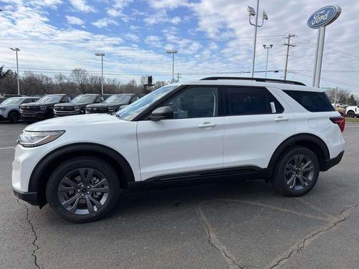 Star White 2026 Ford Explorer Active