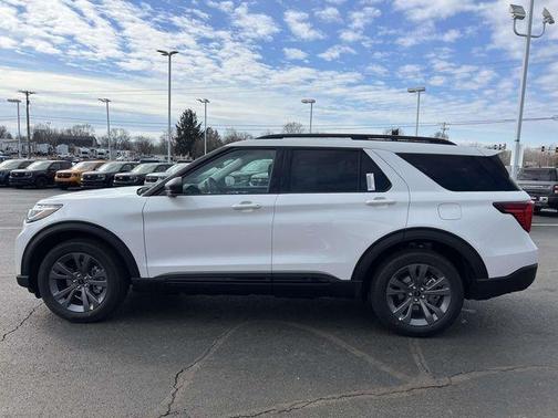 Star White 2026 Ford Explorer Active