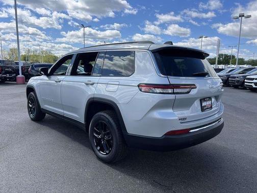 Silver Zynith 2026 Jeep Grand Cherokee L Laredo