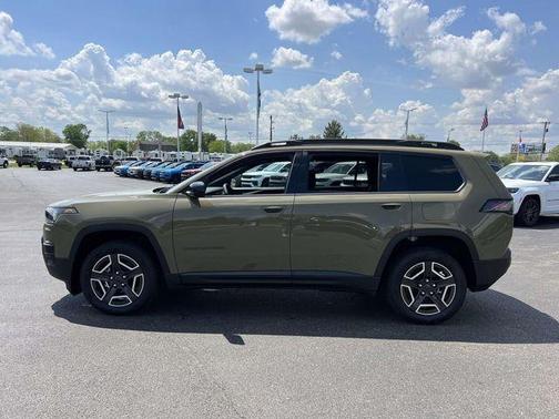 41 2026 Jeep Cherokee LAREDO/LIMITED