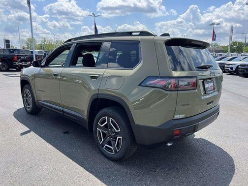 41 2026 Jeep Cherokee LAREDO/LIMITED