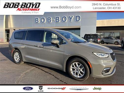 2023 Chrysler Pacifica Touring-L