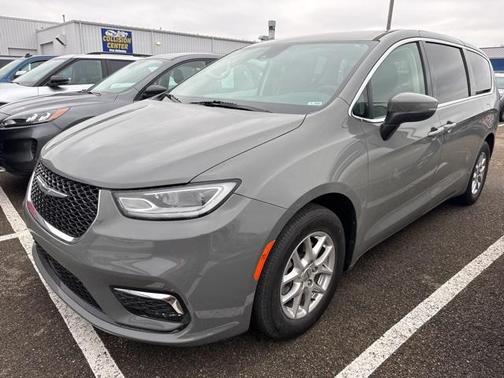 2023 Chrysler Pacifica Touring-L