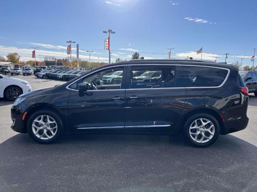 2019 Chrysler Pacifica Touring-L Plus