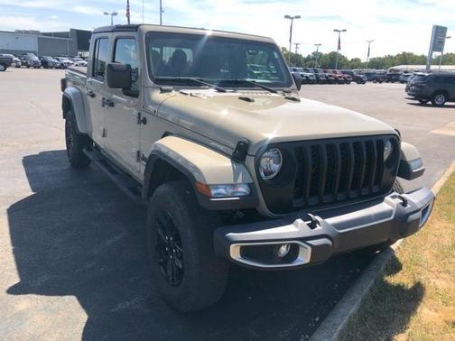2022 Jeep Gladiator Sport
