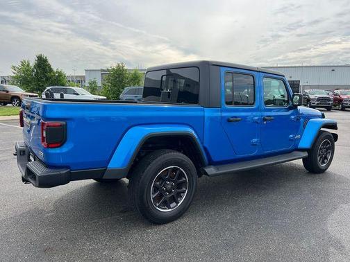 Hydro Blue Pearlcoat 2023 Jeep Gladiator Overland