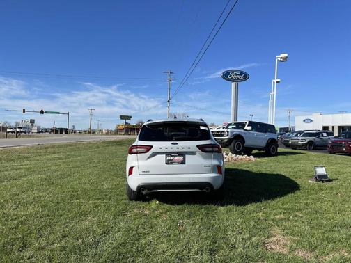 2025 Ford Escape ST-Line Elite