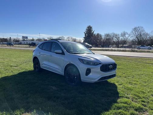 2025 Ford Escape ST-Line Elite
