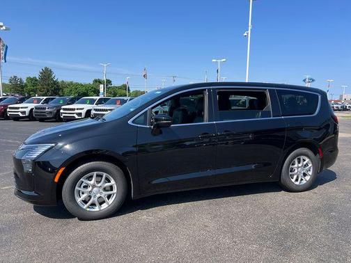 PXJ 2027 Chrysler Pacifica SELECT