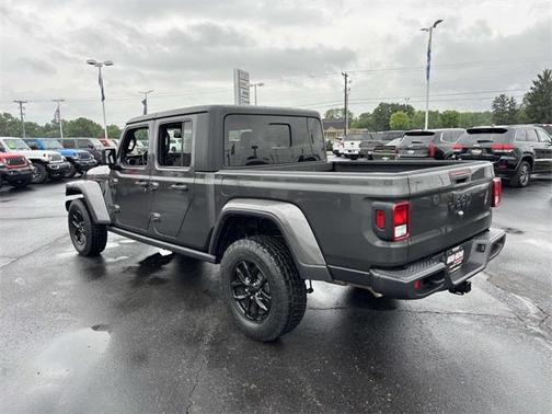 2022 Jeep Gladiator Sport