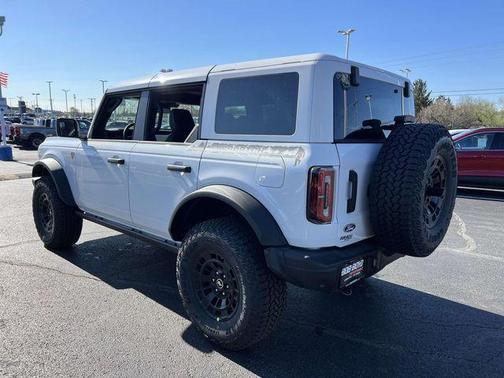 Oxford White 2026 Ford Bronco Badlands