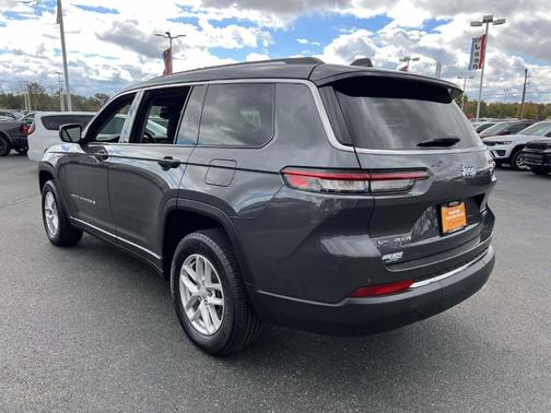 2022 Jeep Grand Cherokee L Laredo