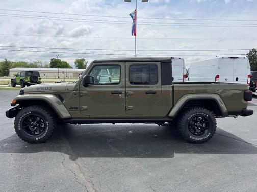 2025 Jeep Gladiator Sport
