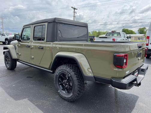2025 Jeep Gladiator Sport
